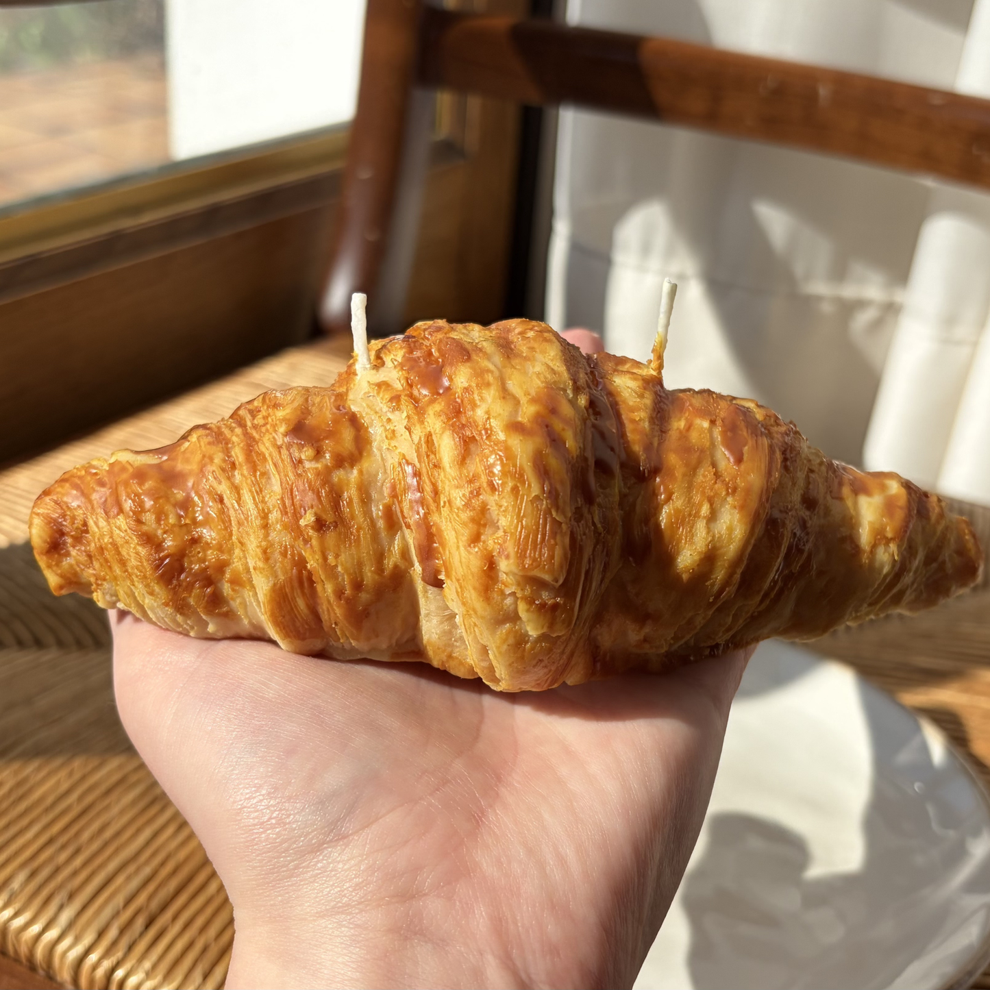 Bougie croissant réaliste – cire de soja, fabriquée en France