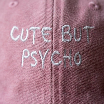 Casquette brodée bleue « Mignonne mais psycho »