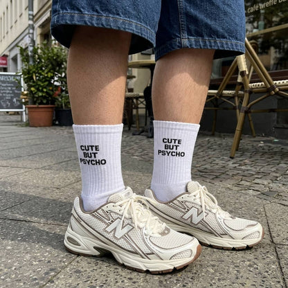 Chaussettes à message « Mignonne mais psycho »