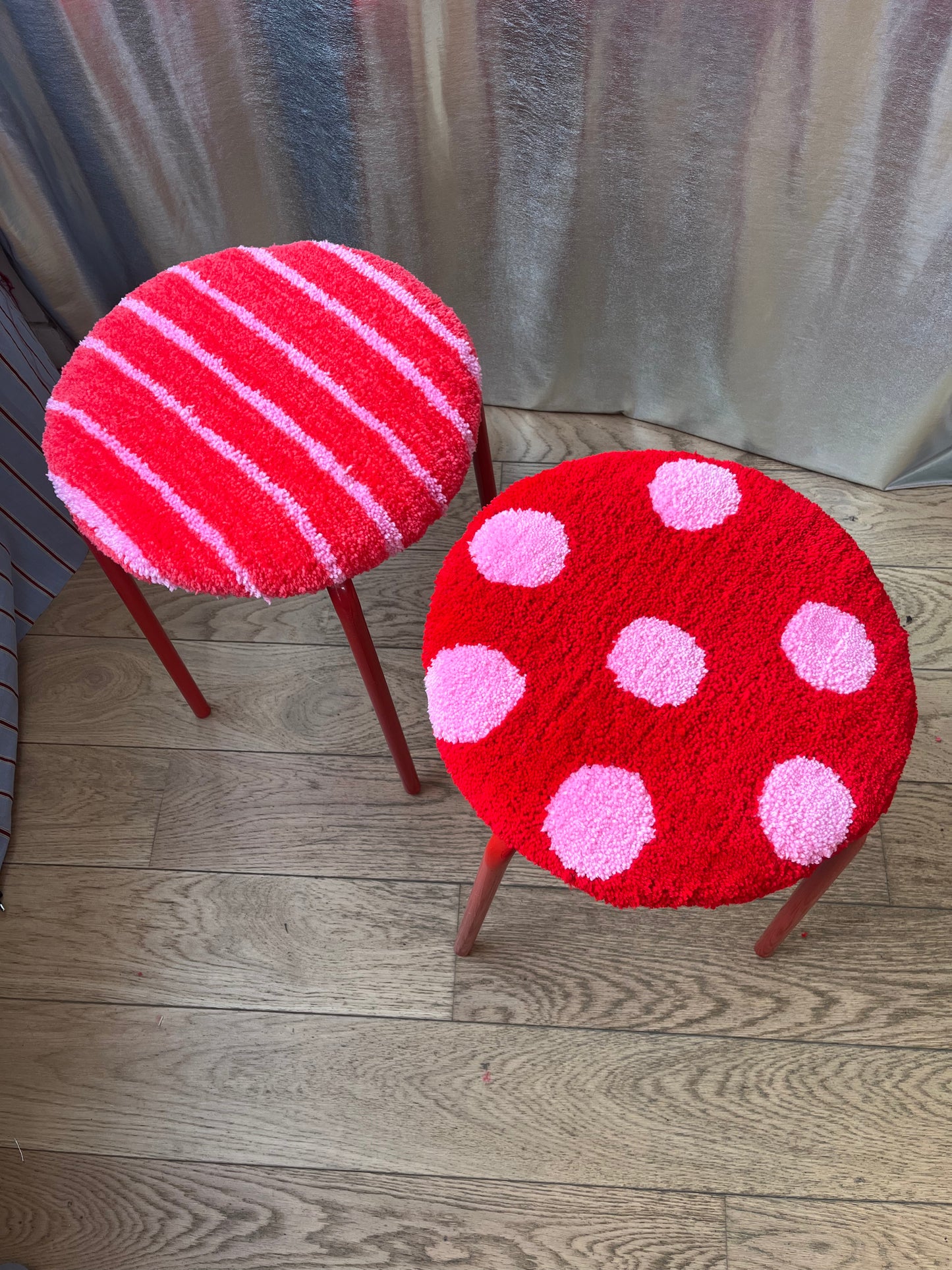 Tabouret upcyclé et tufté