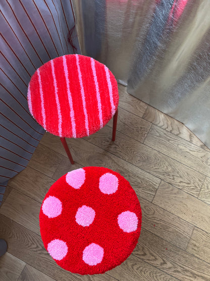 Tabouret upcyclé et tufté