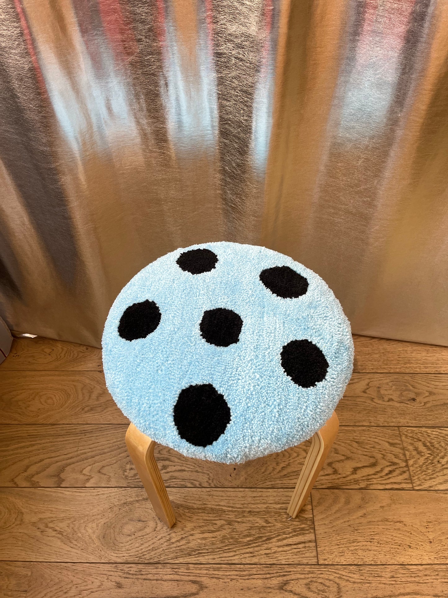 Tabouret tufté Polkadot bleu